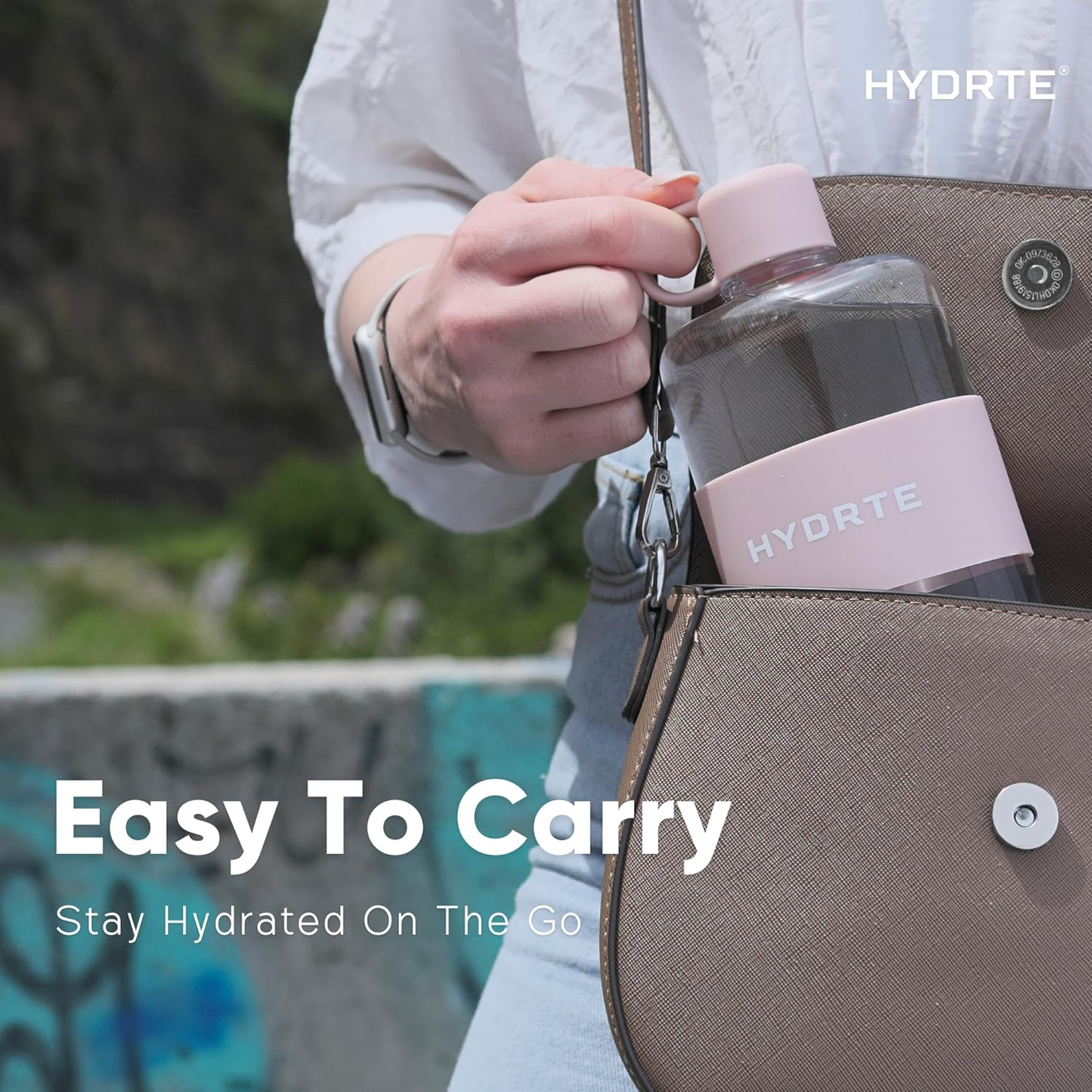 HYDRO SlimMate™. Lightweight, flat, protective bottle for active and stylish.